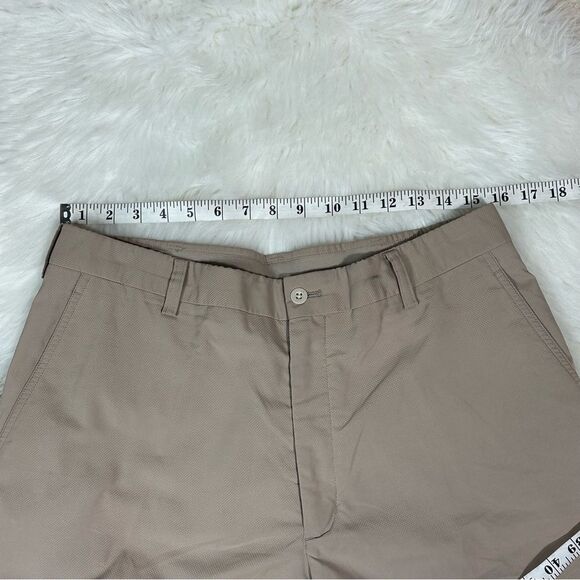 Nike ACG Tan Cargo Shorts for Everyday Comfort - Picture 3 of 10